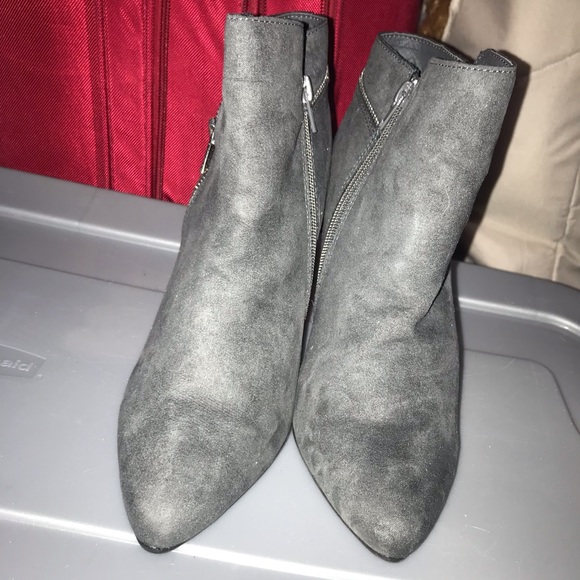 These are brand new gray suede bootie boots size 10 by rouge - Picture 1 of 5
